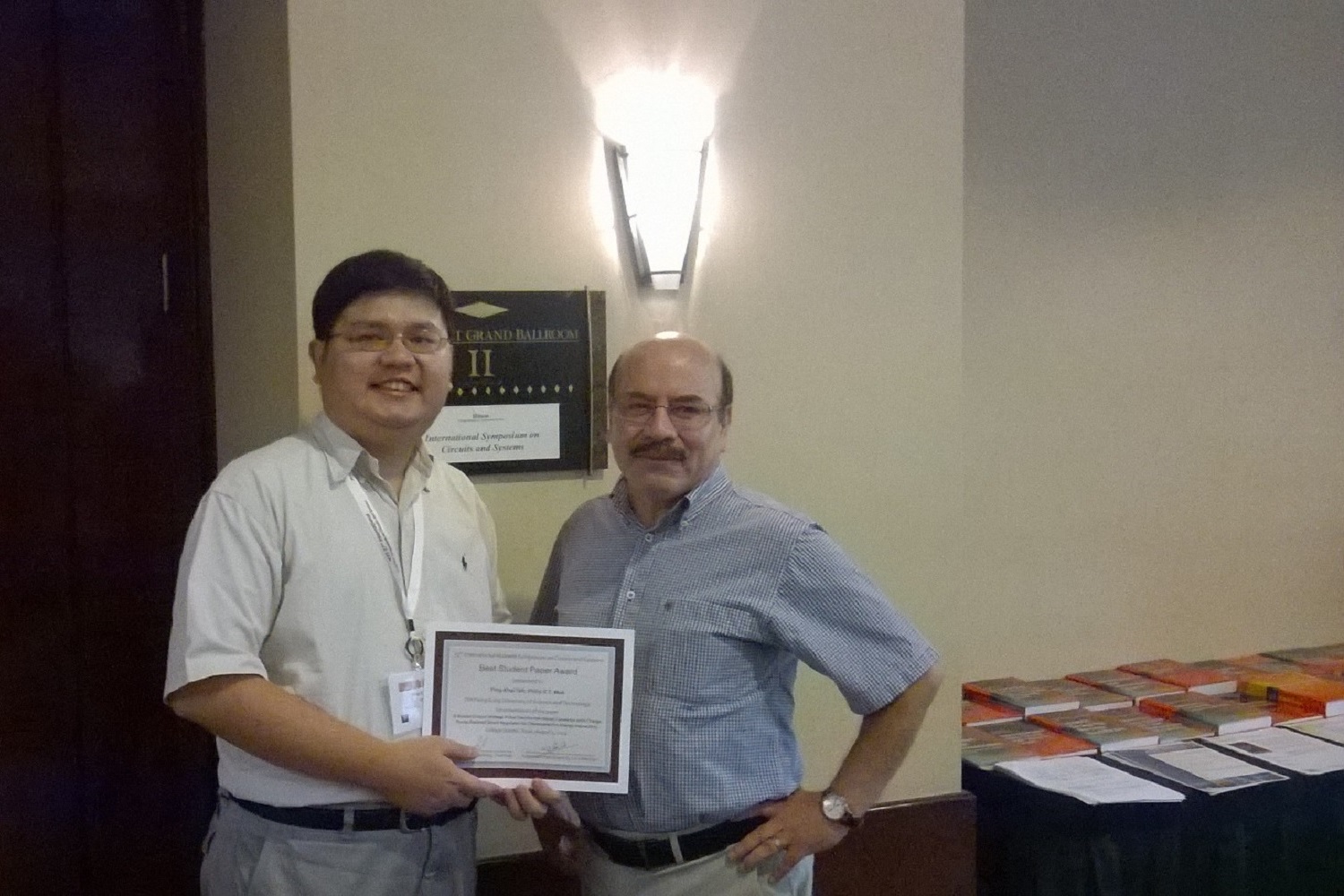 Y. K. Teh won the Best Student Paper Award at 57th MWSCAS